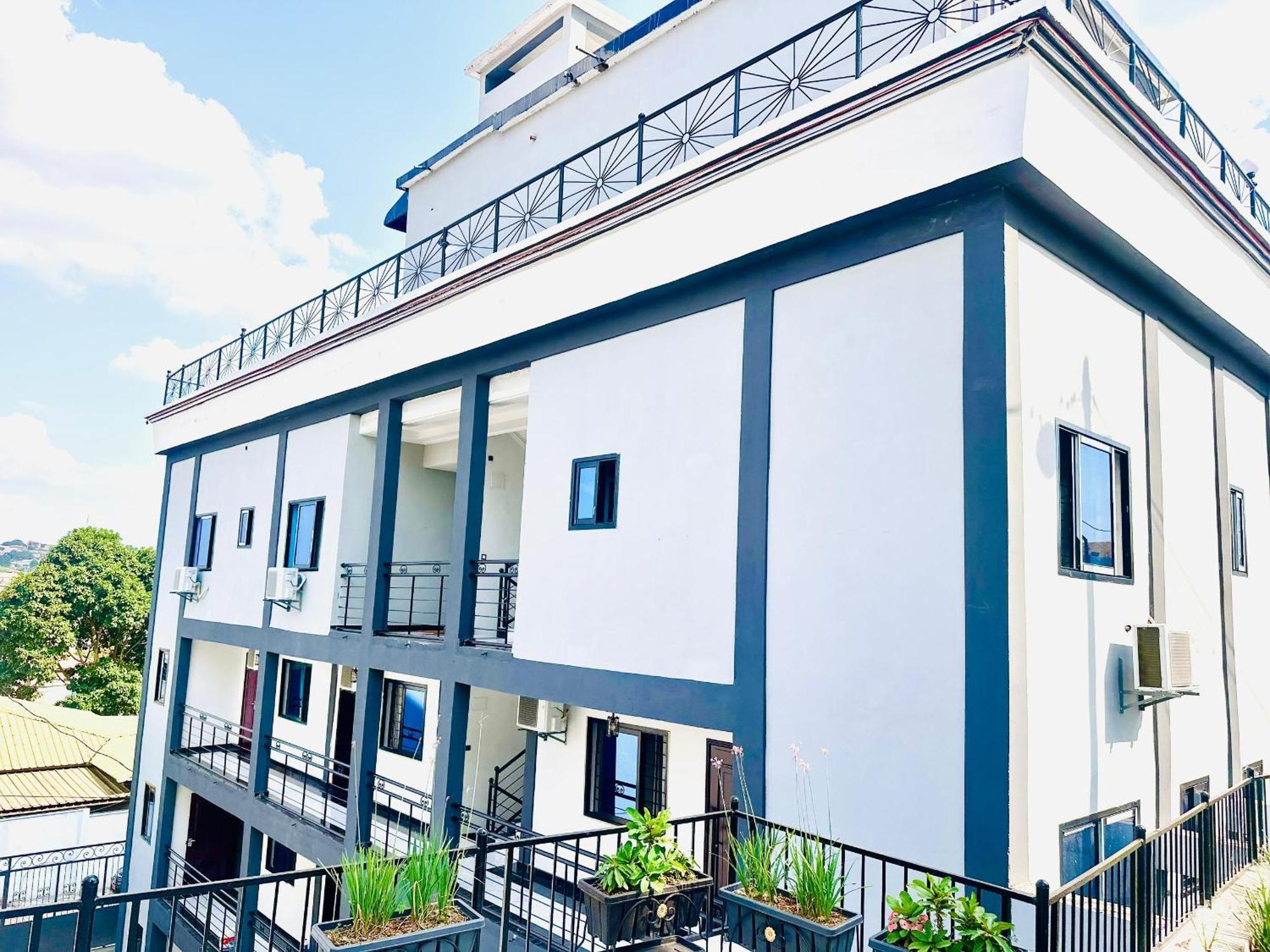 Royal Hillside Apartments And Hotels Yaoundé Exterior foto